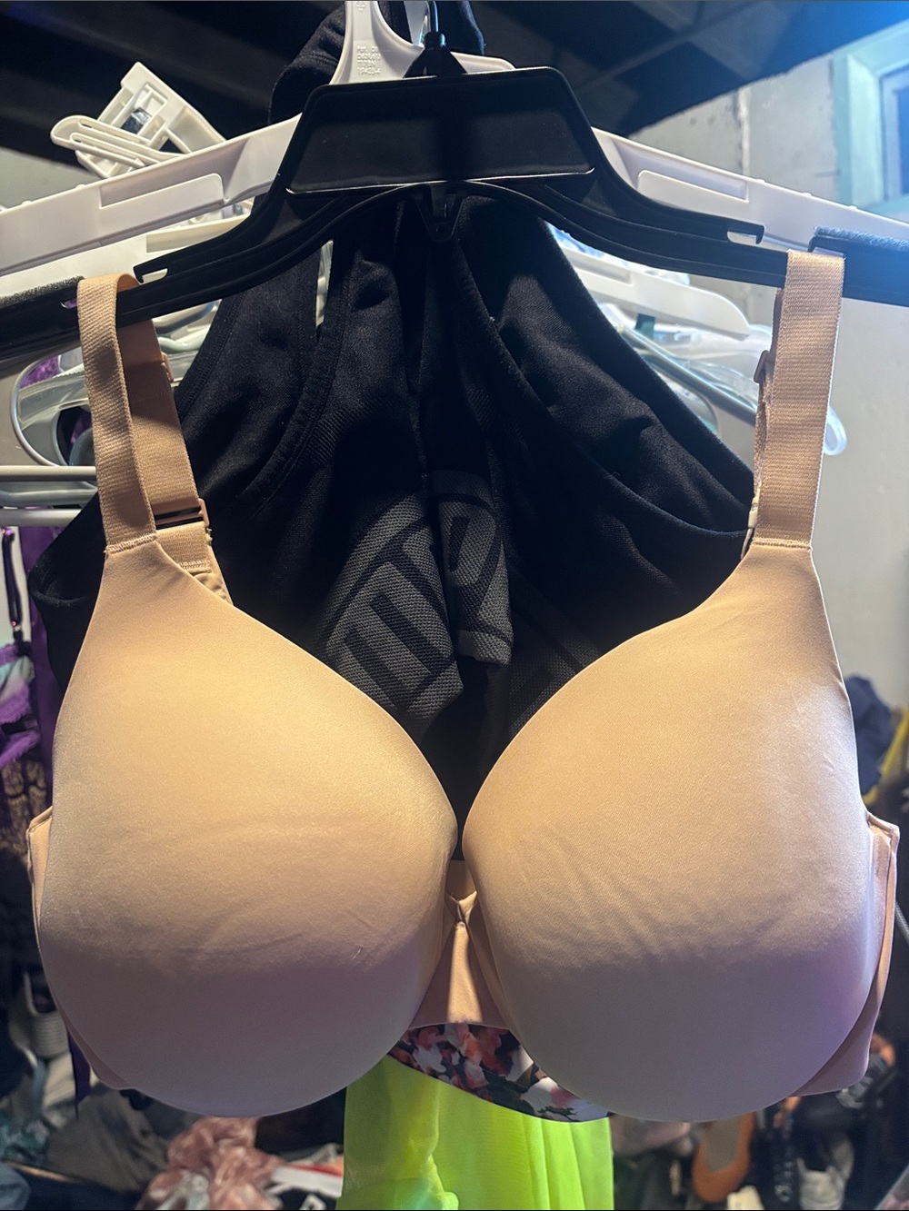 NWT SKIMS full coverage lightly lined bra-32DD